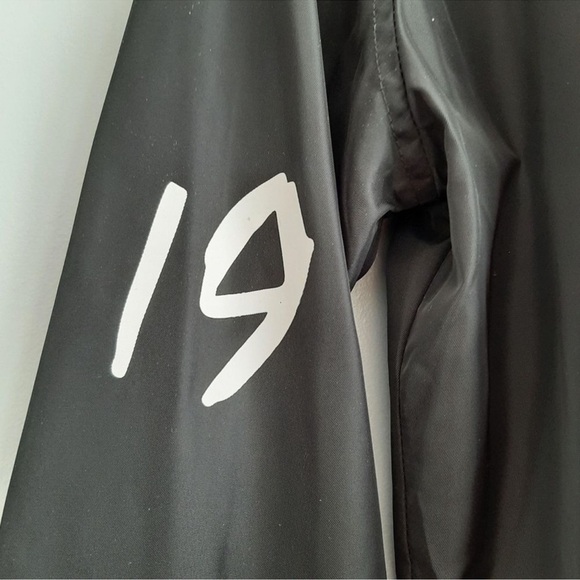 The Weeknd 2017 Tour XO Heart Logo Coach Windbreaker Jacket B&W Size Small - Picture 5 of 5